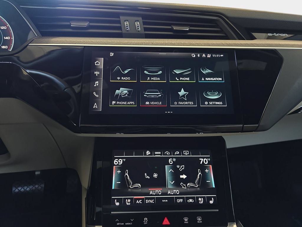 Certified 2024 Audi Q8 e-tron Premium Plus w/ Premium Plus Package AWD/4WD image 23