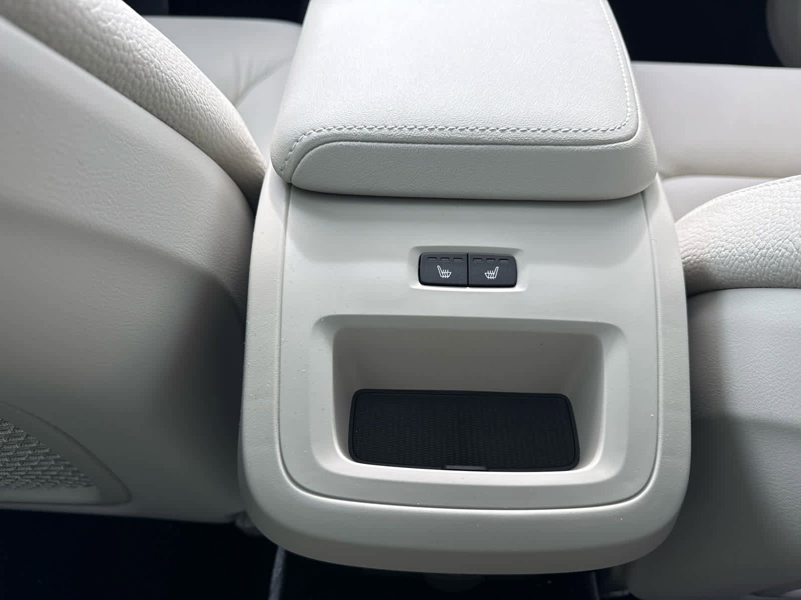 New 2026 Volvo V60 B5 Cross Country Plus w/ Protection Package Premier image 29