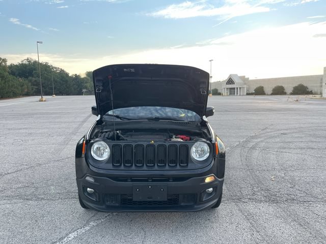 Used 2018 Jeep Renegade Altitude AWD/4WD image 16