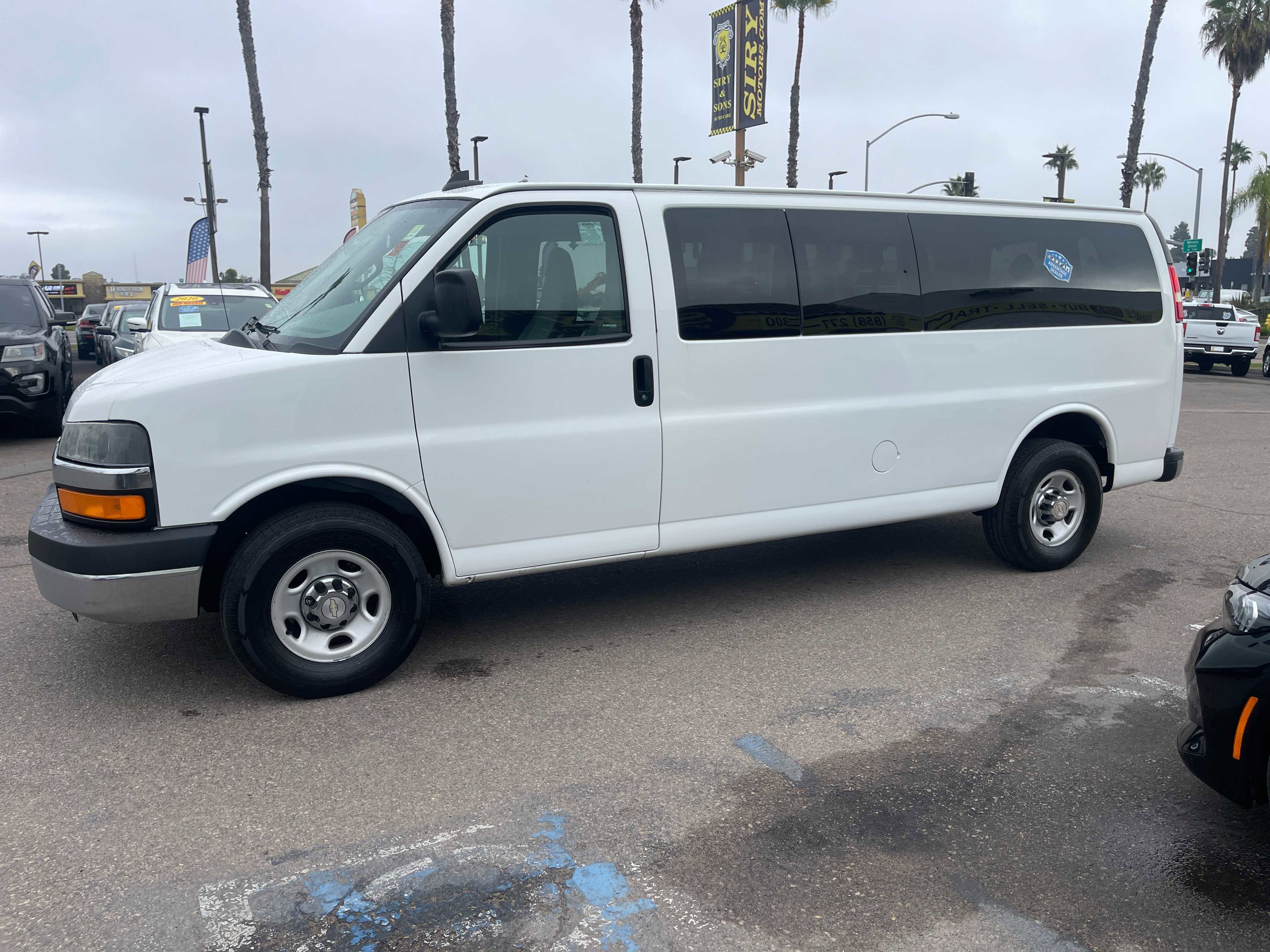 Used 2016 Chevrolet Express 3500 LT w/ LT Preferred Equipment Group image 5