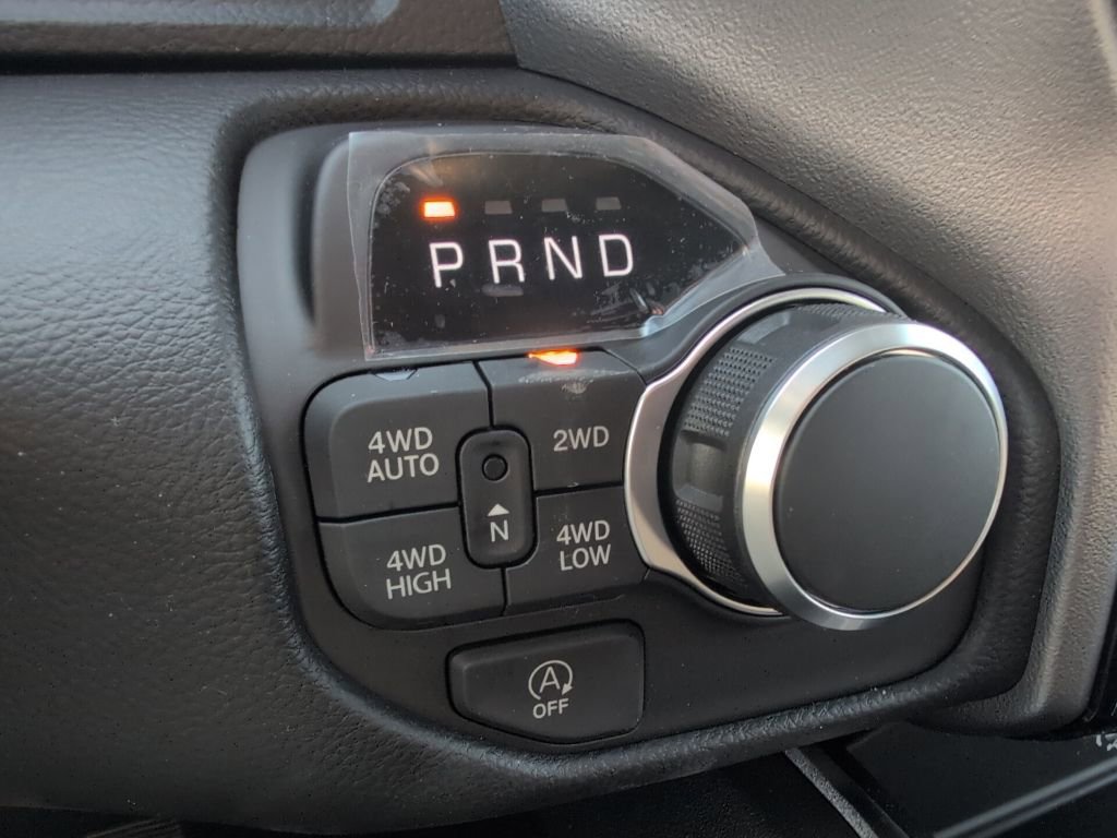 New 2026 RAM 1500 4x4 Crew Cab image 31