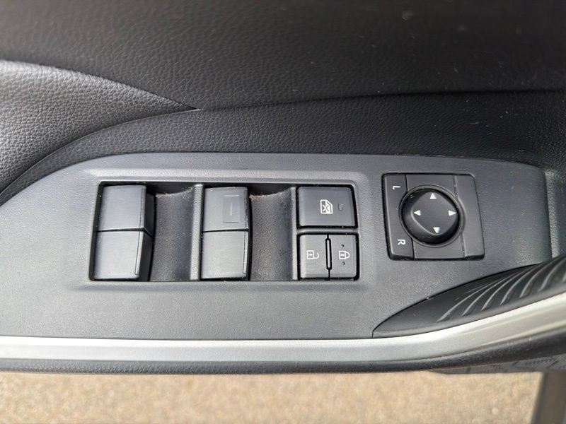 Used 2021 Toyota RAV4 XLE w/ Convenience Package AWD/4WD image 19