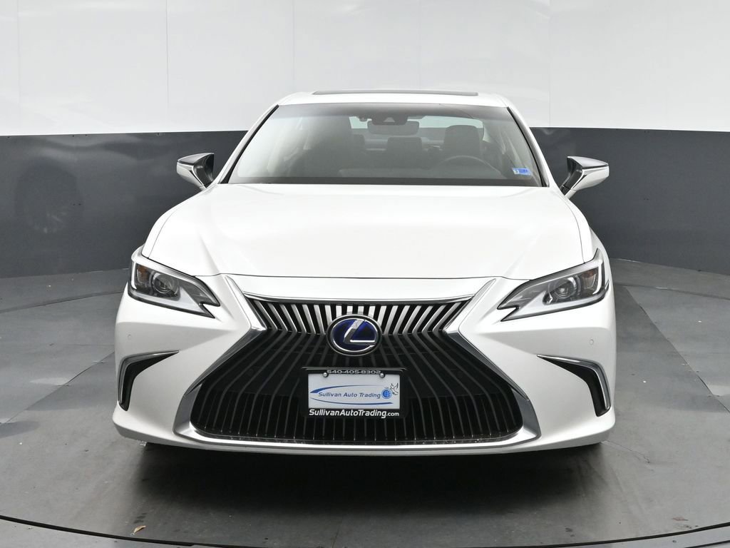 Used 2020 Lexus ES 300h w/ Accessory Package FWD image 2