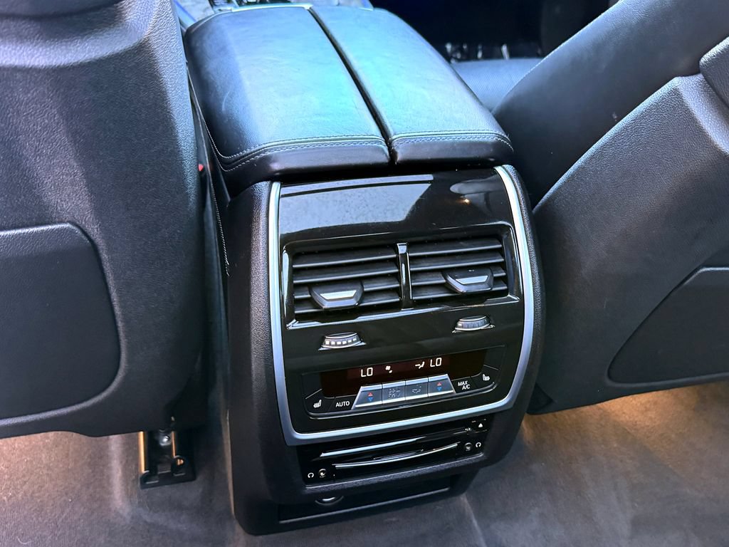 Used 2019 BMW X7 xDrive50i w/ Dynamic Handling Package AWD/4WD image 38
