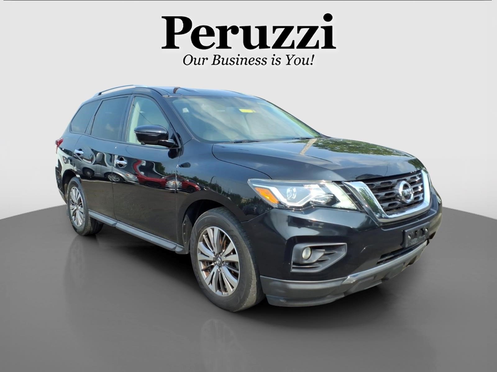 Used 2019 Nissan Pathfinder SL FWD image 1