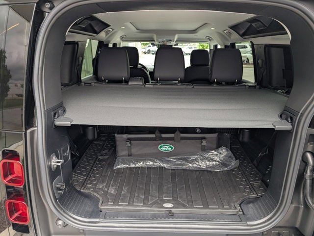 New 2025 Land Rover Defender 110 S image 30