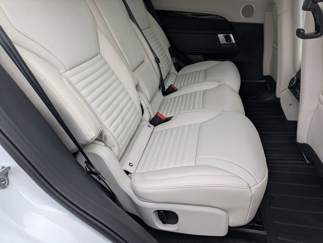 New 2026 Land Rover Discovery S image 17