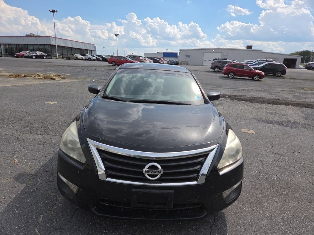 Used 2013 Nissan Altima 2.5 SV FWD image 2