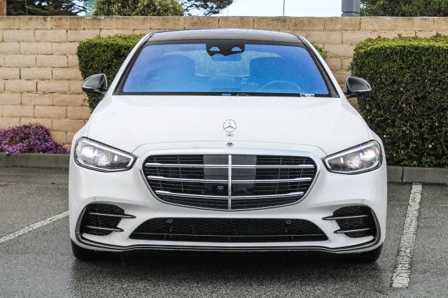 Used 2025 Mercedes-Benz S 580 4MATIC Sedan image 2