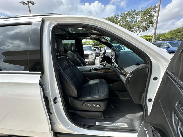 Certified 2023 Cadillac Escalade Sport Platinum w/ LPO, ONYX Package AWD/4WD image 33