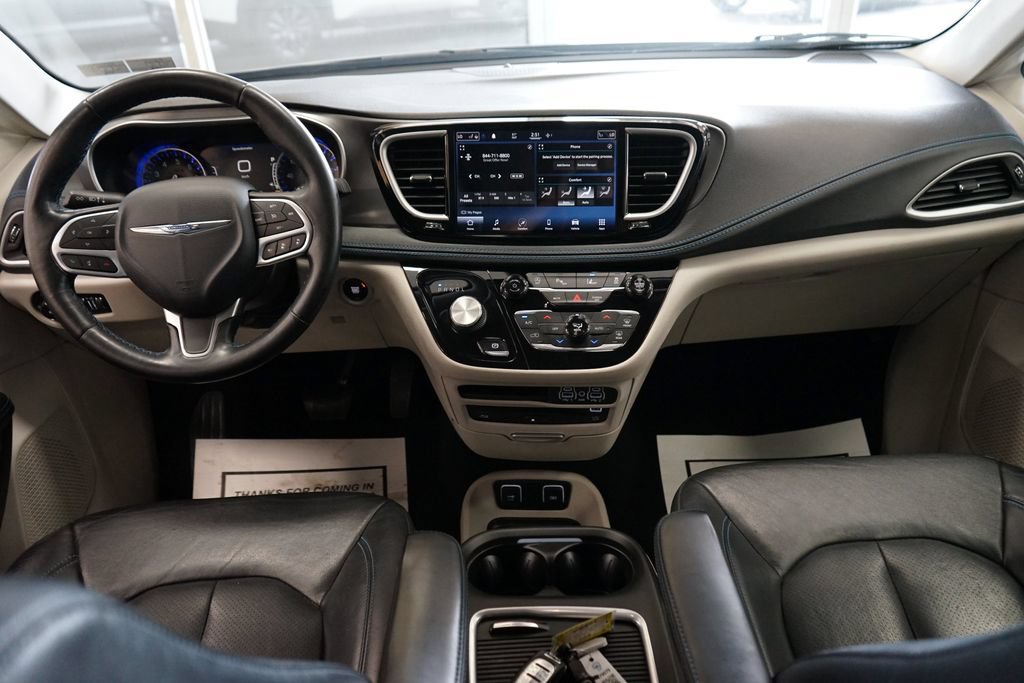 Used 2021 Chrysler Pacifica Touring-L w/ Uconnect Theater Family Group AWD/4WD image 44