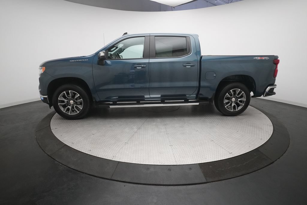 Used 2024 Chevrolet Silverado 1500 LT AWD/4WD image 4