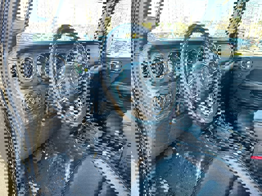 Used 2022 Jeep Wrangler Unlimited Sahara 4xe image 20