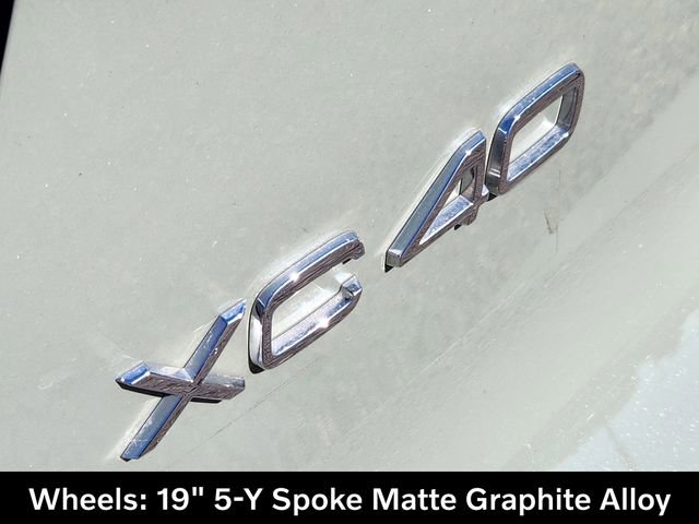 Certified 2023 Volvo XC40 B5 Plus w/ Driver Assist Package AWD/4WD image 18