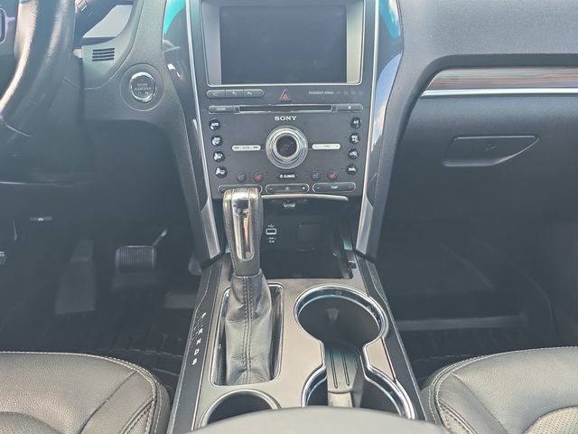 Used 2016 Ford Explorer Limited w/ Equipment Group 301A FWD image 11