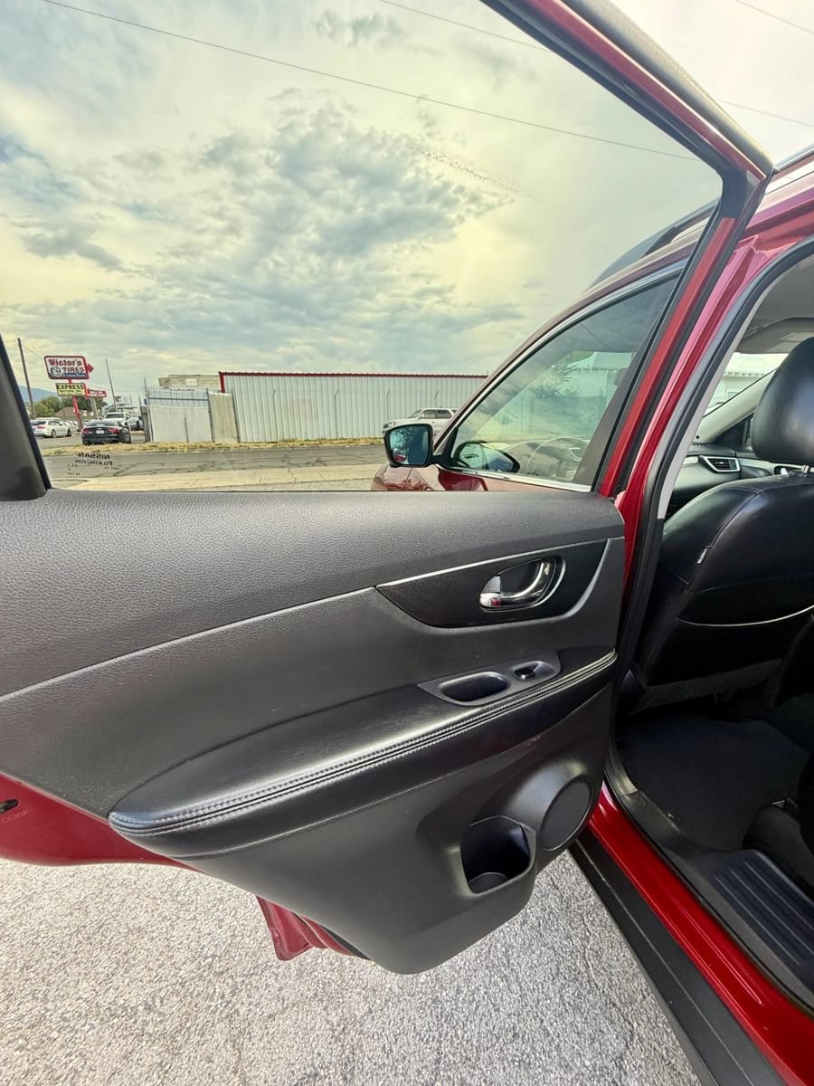 Used 2015 Nissan Rogue SL AWD/4WD image 23