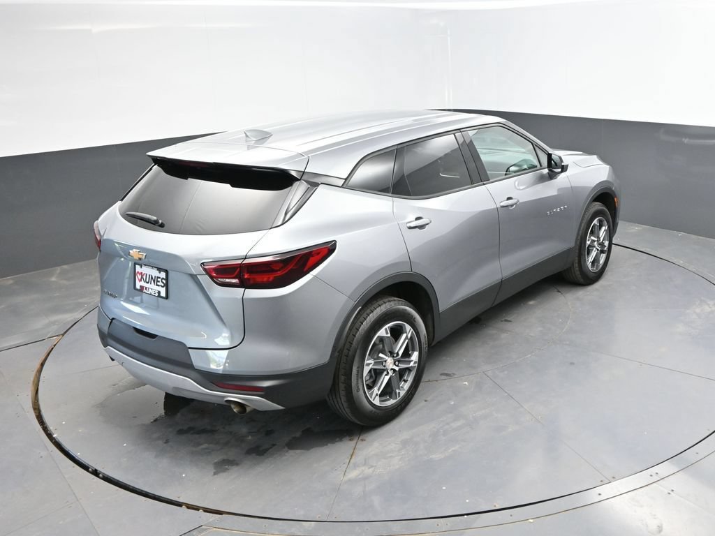 Used 2025 Chevrolet Blazer LT FWD image 27