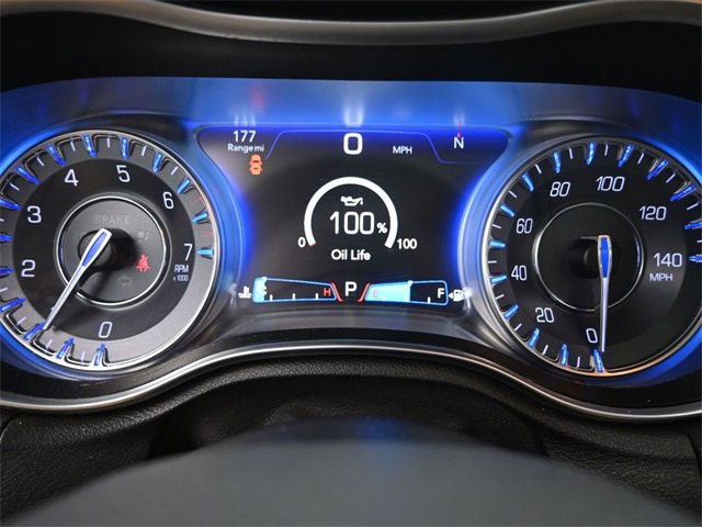 Used 2017 Chrysler 300 C image 36