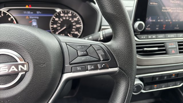 Used 2024 Nissan Altima 2.5 SV FWD image 23
