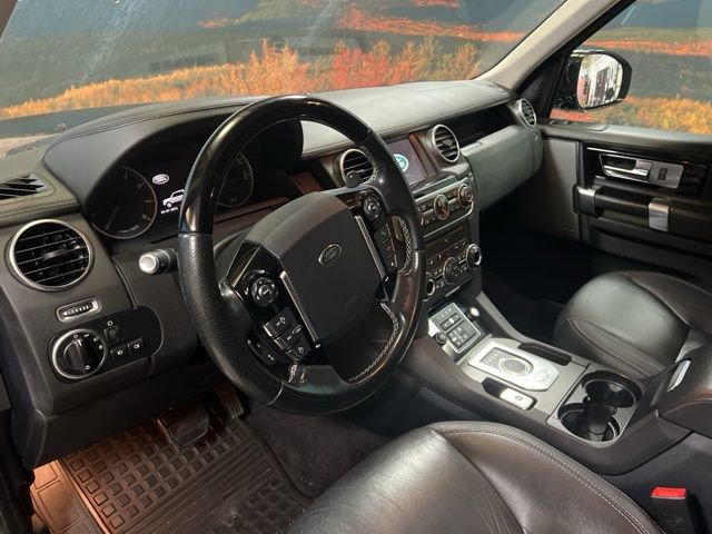 Used 2016 Land Rover LR4 HSE LUX image 24