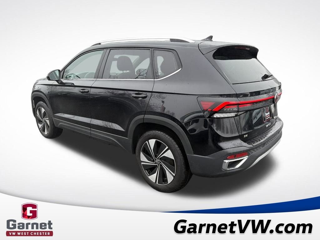 New 2026 Volkswagen Taos SE image 3