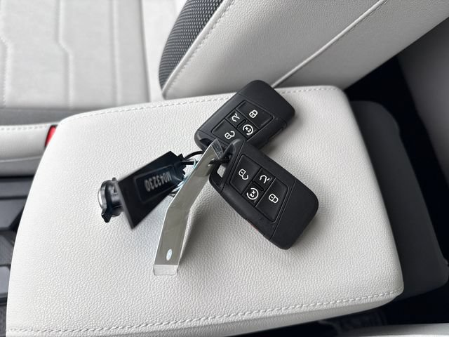 New 2026 Volkswagen Taos SE AWD/4WD image 23
