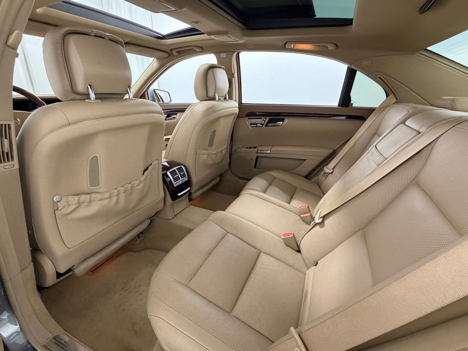 Used 2011 Mercedes-Benz S 550 4MATIC image 38