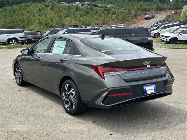 Used 2024 Hyundai Elantra SEL w/ Convenience Package image 4