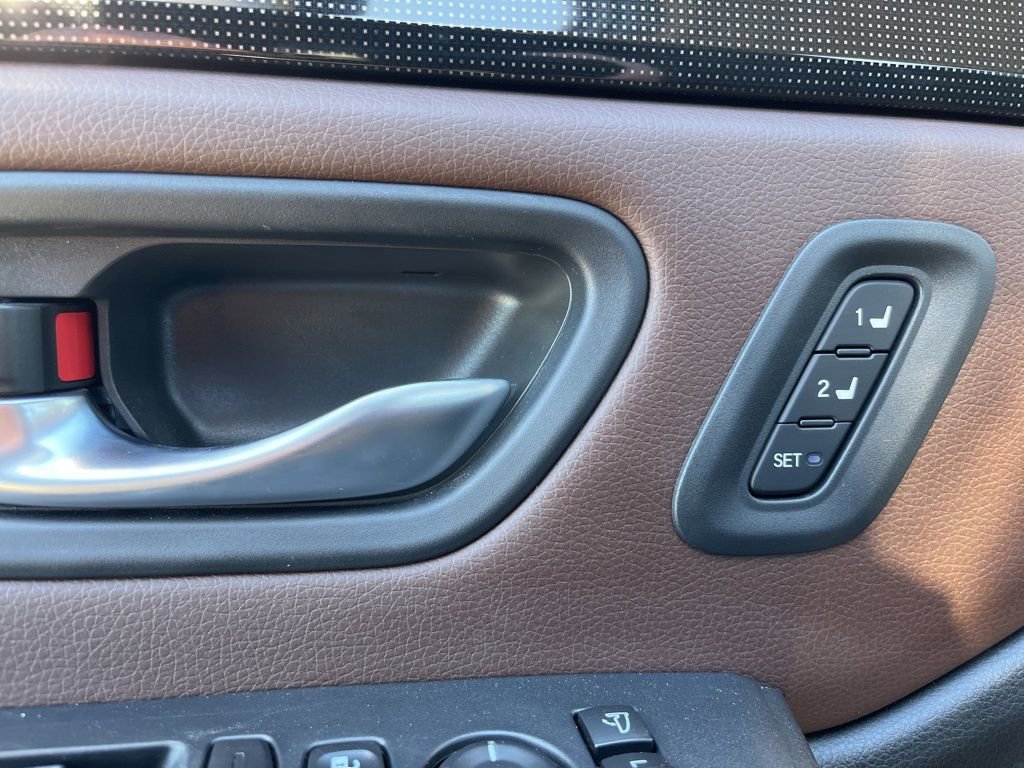 Used 2025 Honda Pilot Elite image 12