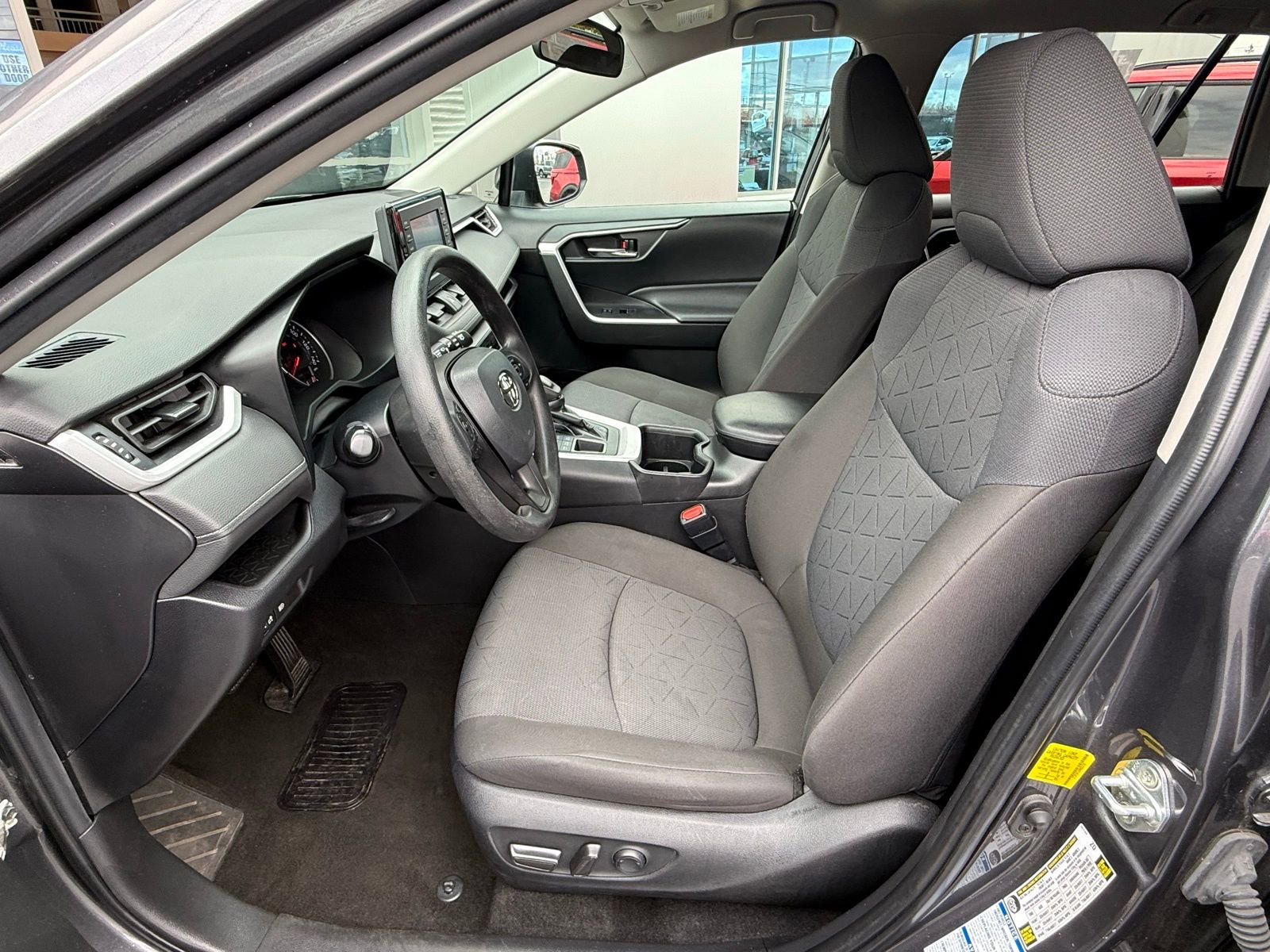 Used 2022 Toyota RAV4 XLE AWD/4WD image 12