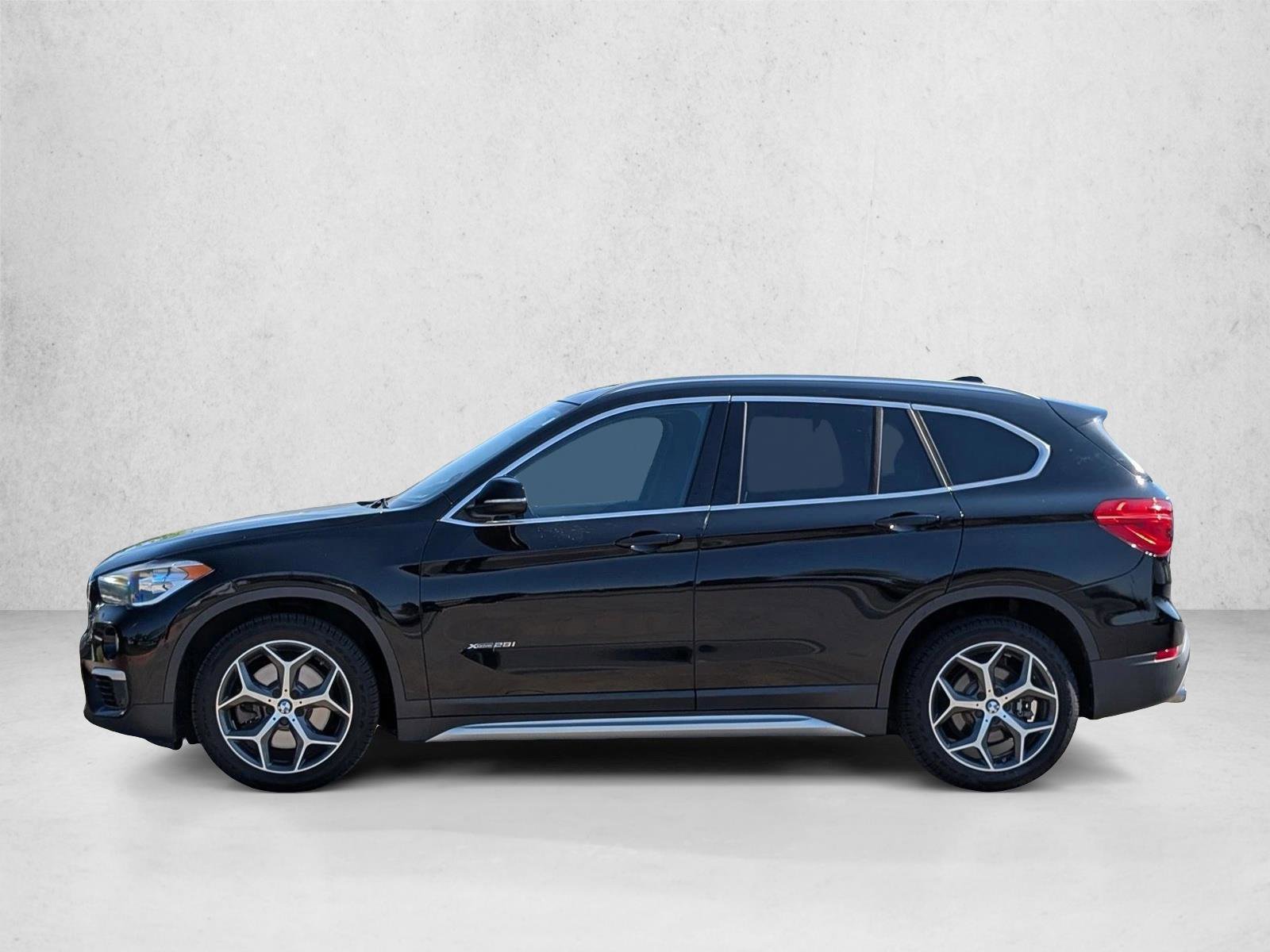 Used 2017 BMW X1 xDrive28i AWD/4WD image 8