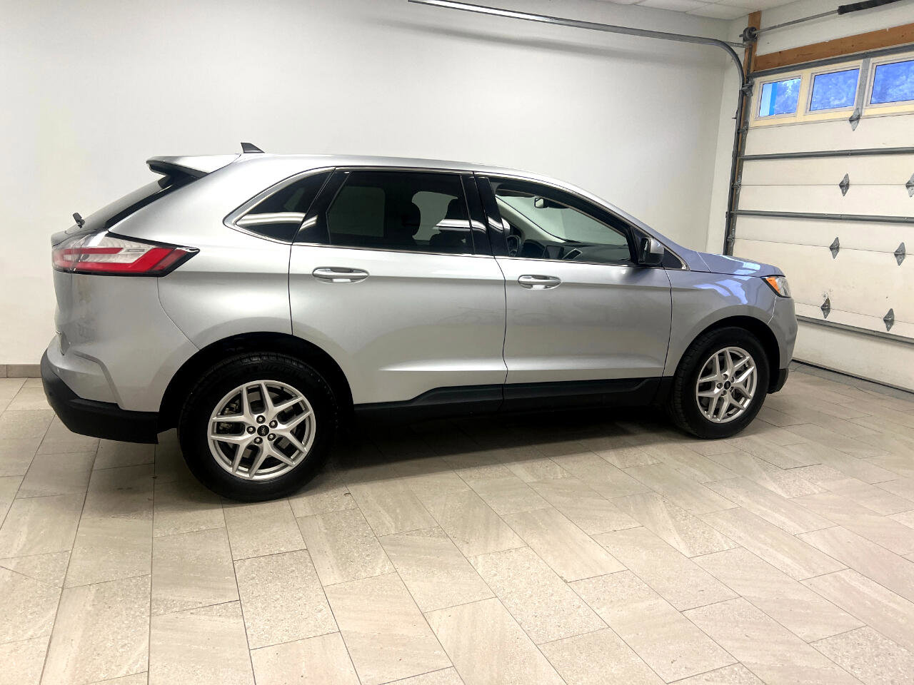 Used 2024 Ford Edge SEL image 14