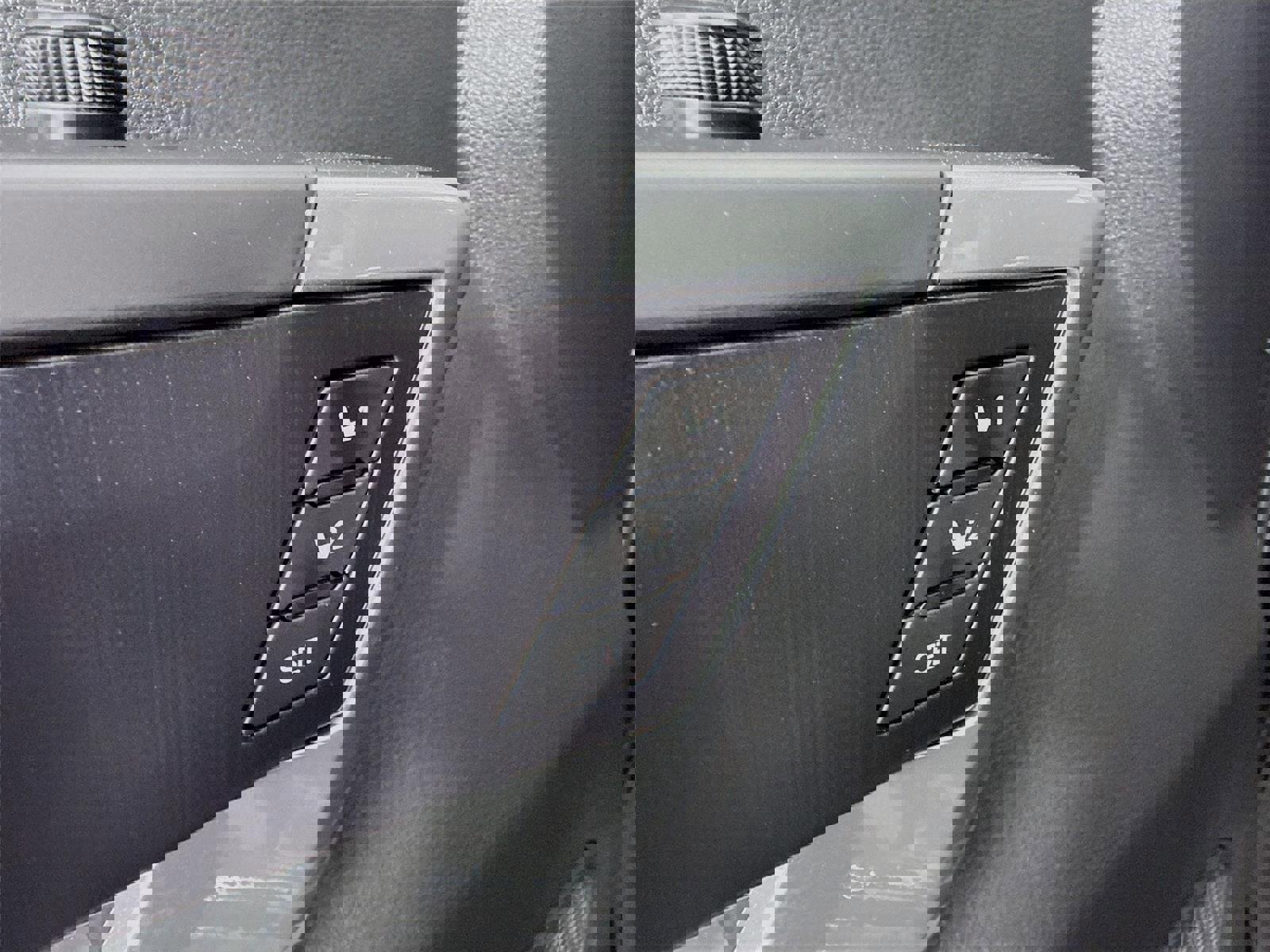 New 2025 Toyota Tundra Platinum image 32