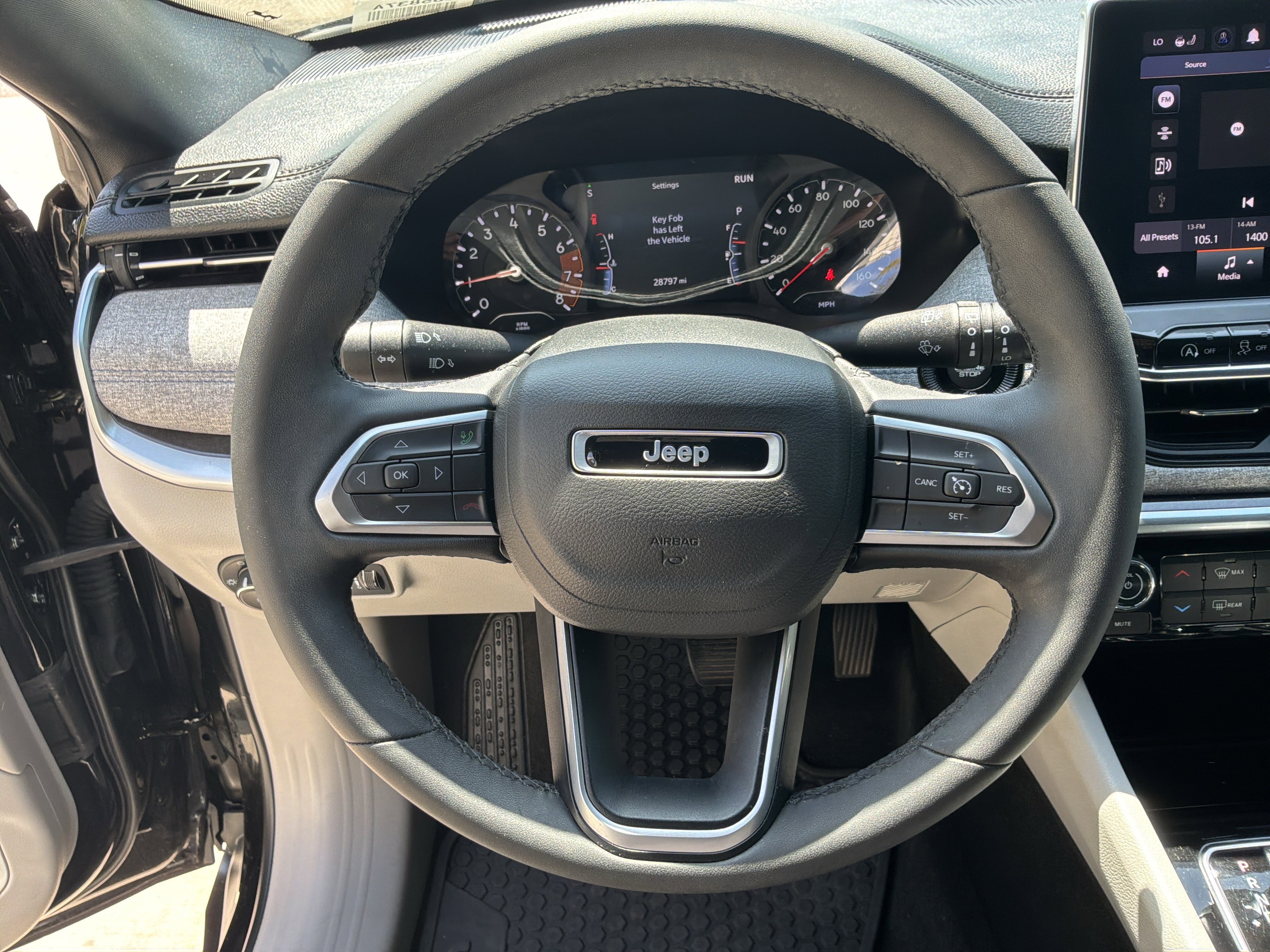 Used 2024 Jeep Compass Latitude w/ Convenience Group image 18