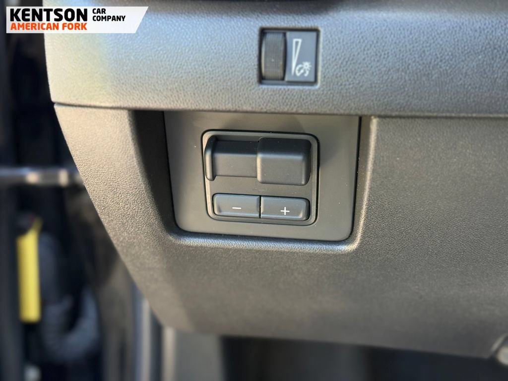 Used 2024 GMC Canyon AT4X AWD/4WD image 17