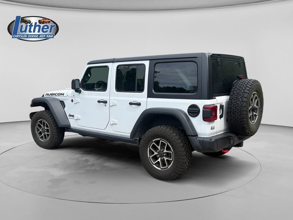 Used 2024 Jeep Wrangler Unlimited Rubicon AWD/4WD image 3