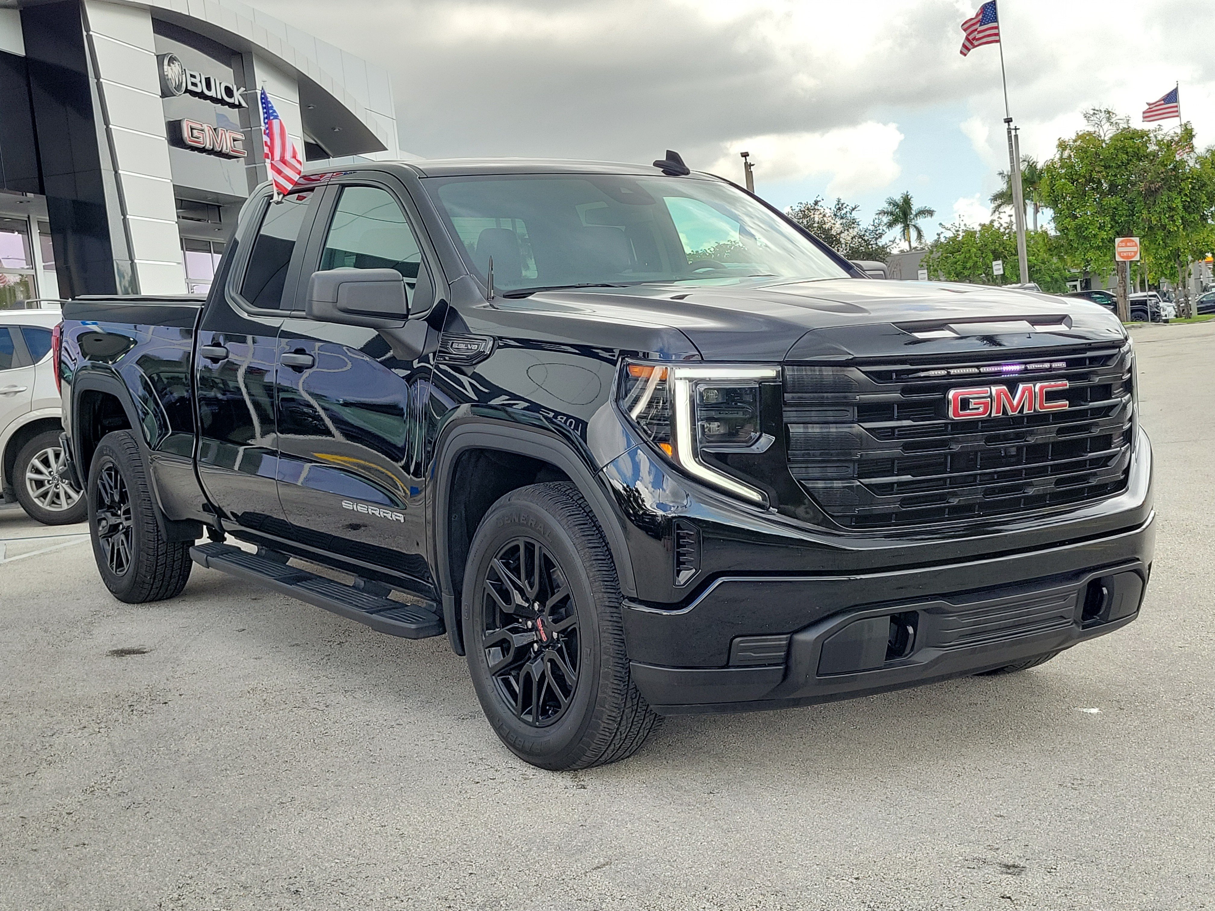 Used 2025 GMC Sierra 1500 Pro w/ Graphite Edition RWD image 3