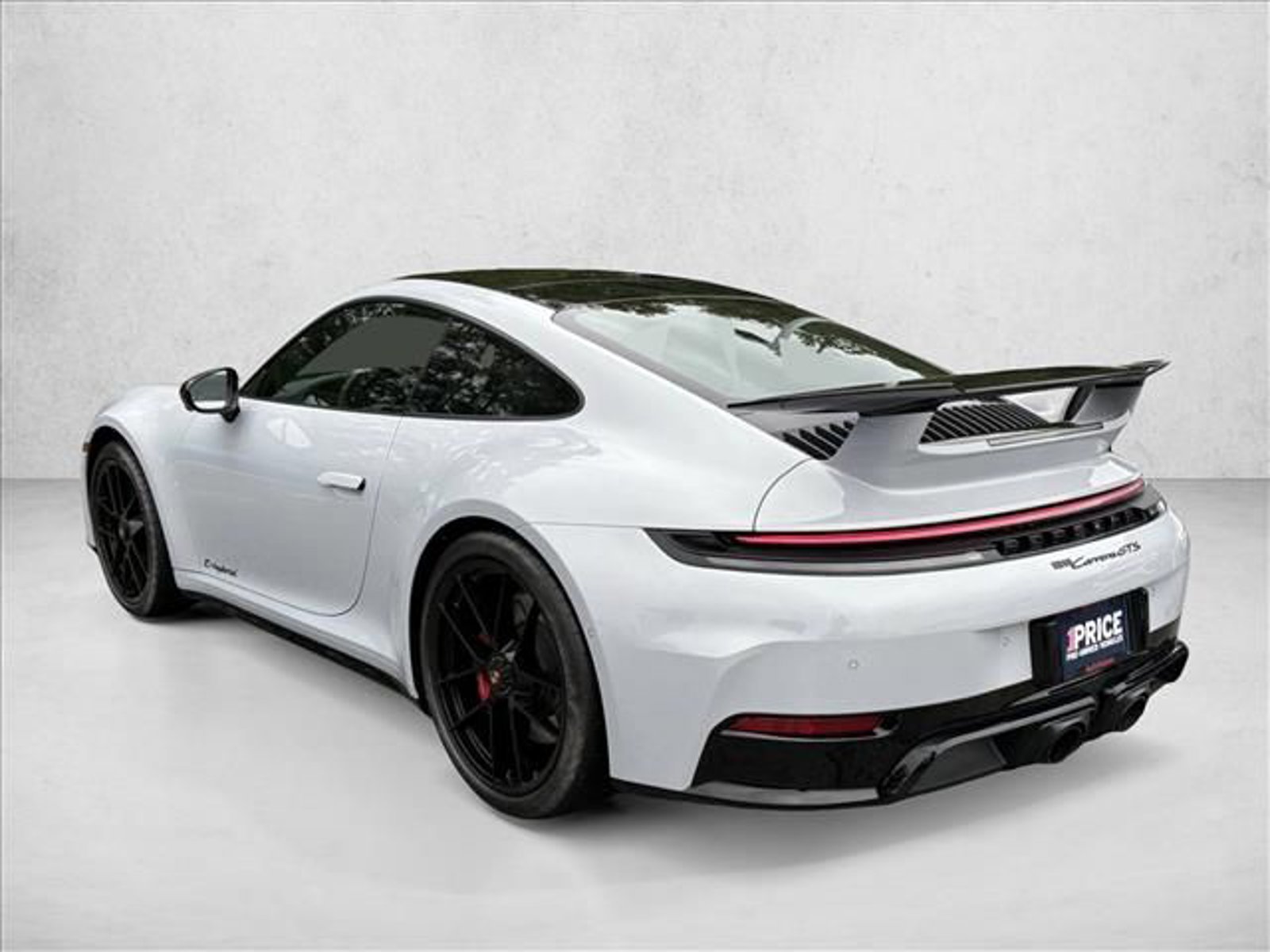 Certified 2025 Porsche 911 Carrera GTS image 3