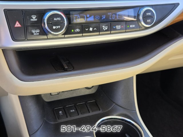 Used 2017 Toyota Highlander Limited FWD image 22