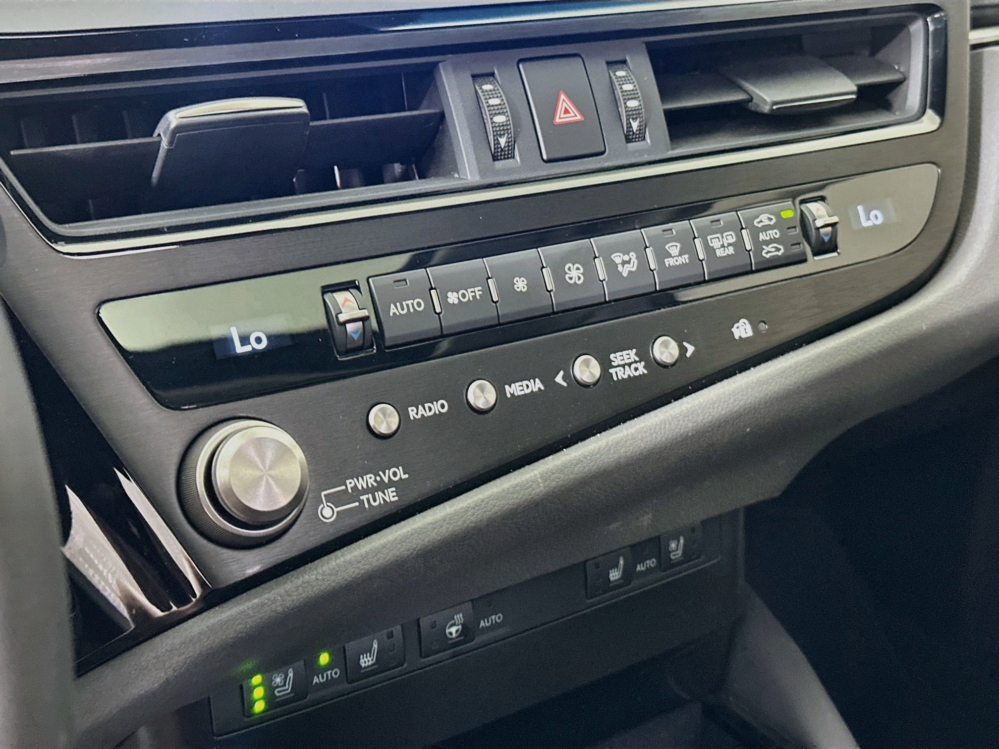 Used 2024 Lexus ES 300h w/ Premium Package FWD image 23