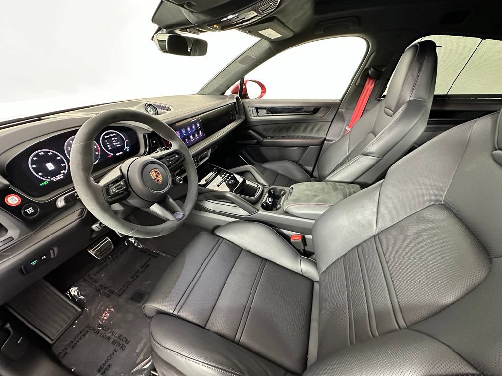 Certified 2026 Porsche Cayenne GTS AWD/4WD image 4