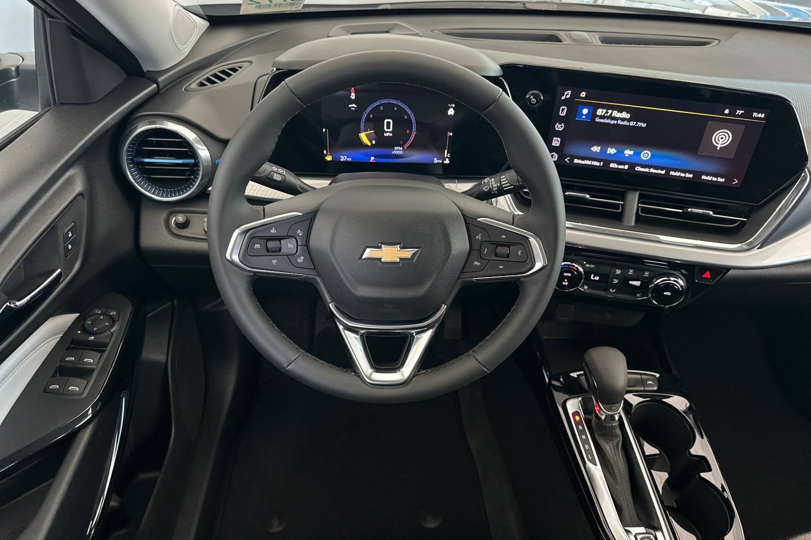 New 2026 Chevrolet Trax LT w/ Driver Confidence Package FWD image 14
