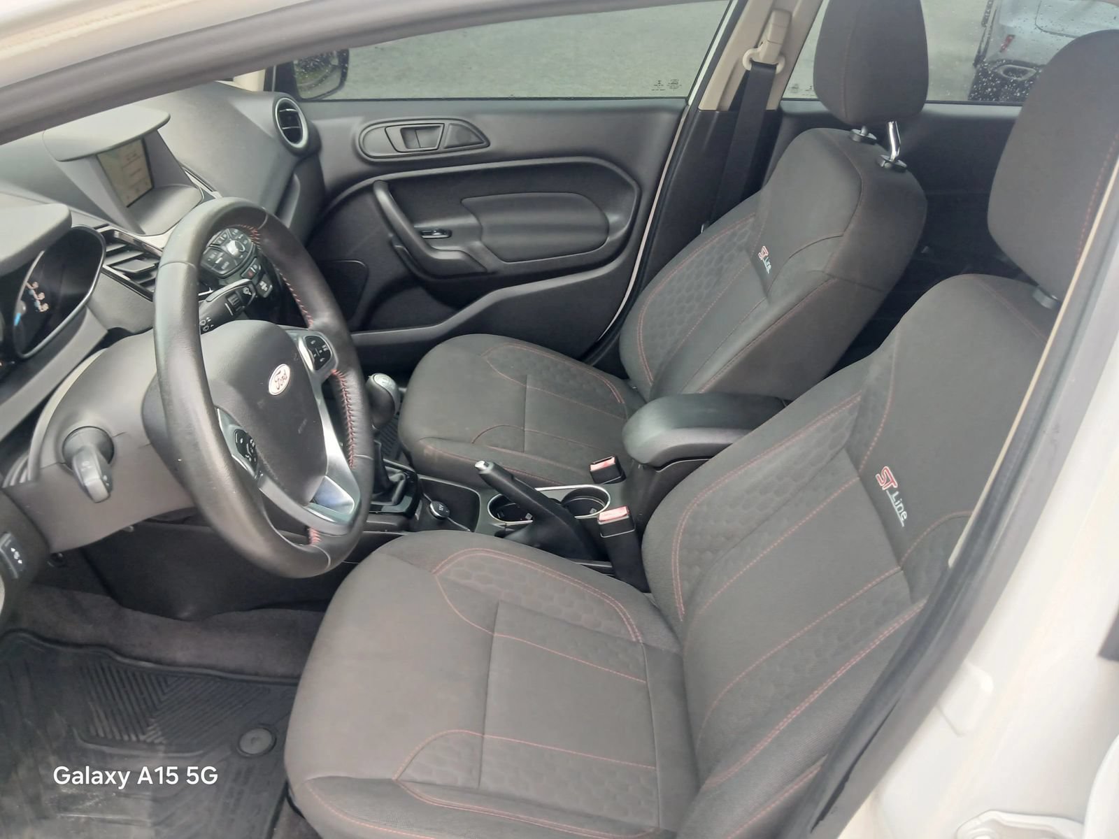 Used 2019 Ford Fiesta ST-Line w/ ST Line Cold Weather Package FWD image 9