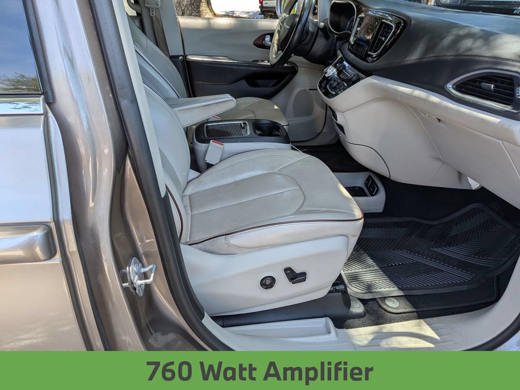 Used 2017 Chrysler Pacifica Limited FWD image 26