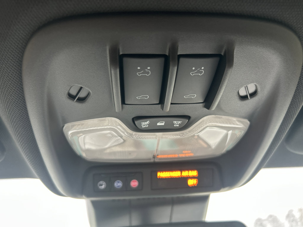 Used 2023 GMC Canyon AT4X image 32