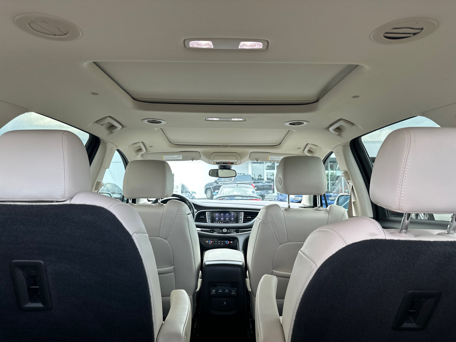 Used 2022 Buick Enclave Essence w/ Experience Buick Package FWD image 17