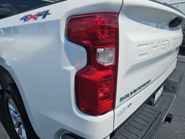 Used 2023 Chevrolet Silverado 1500 LT AWD/4WD image 37
