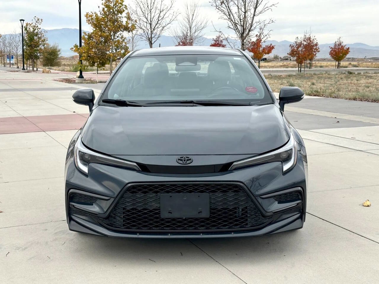 Used 2025 Toyota Corolla SE image 2