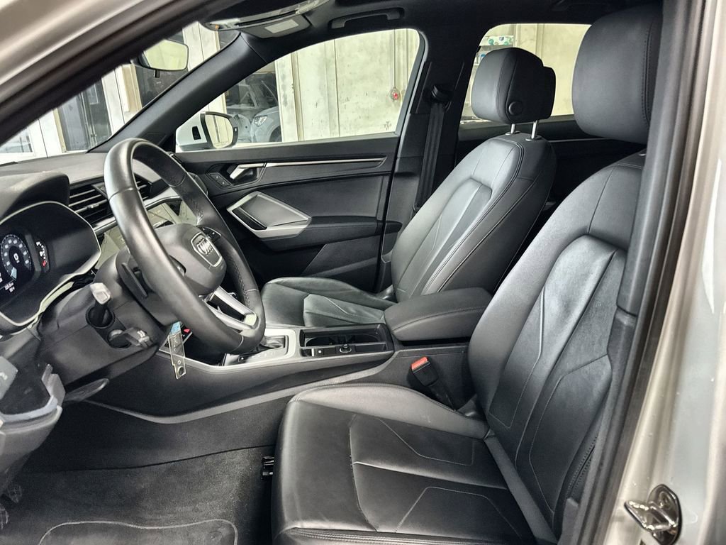 Used 2025 Audi Q3 2.0T Premium image 12
