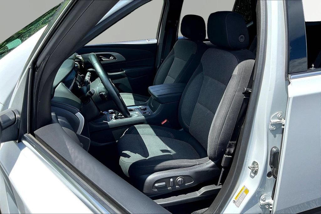 Used 2023 Chevrolet Traverse LT AWD/4WD image 22